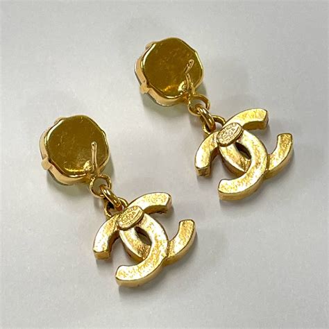 Results for faux chanel earrings 